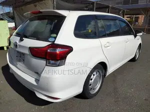 Toyota Corolla Fielder 1.5 Hybrid FWD 2020 White