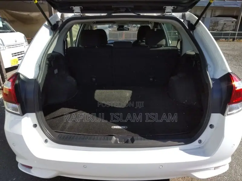 Toyota Corolla Fielder 1.5 Hybrid FWD 2020 White