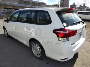 Toyota Corolla Fielder 1.5 Hybrid FWD 2020 White