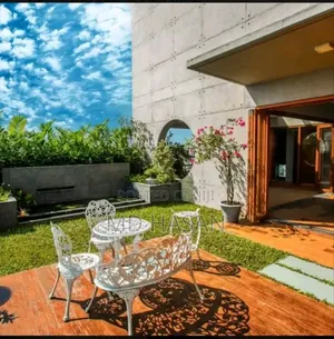 3bdrm Apartment in Semi Furnished for rent