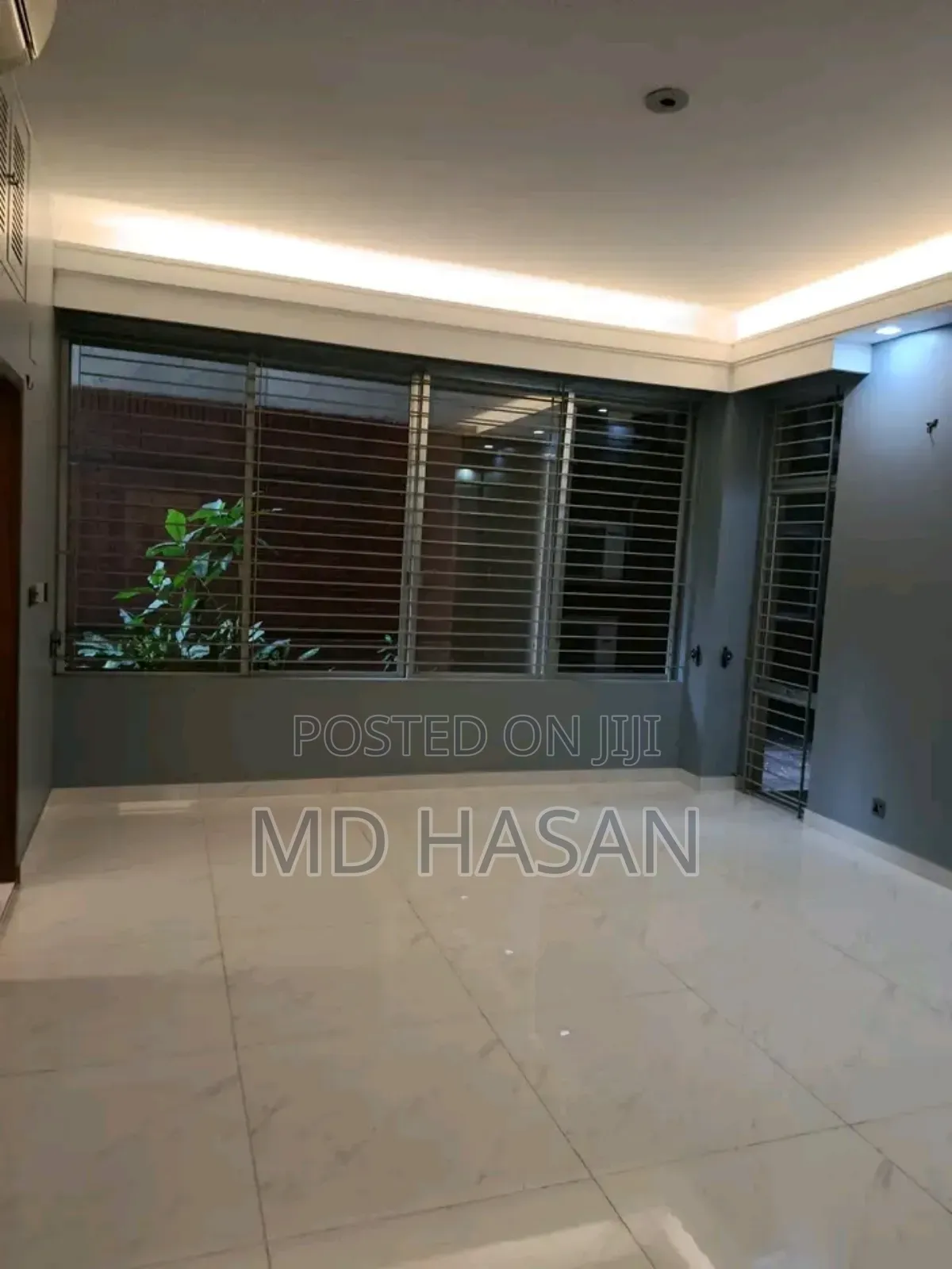 4bdrm Apartment in Semi Furnished Flat for rent