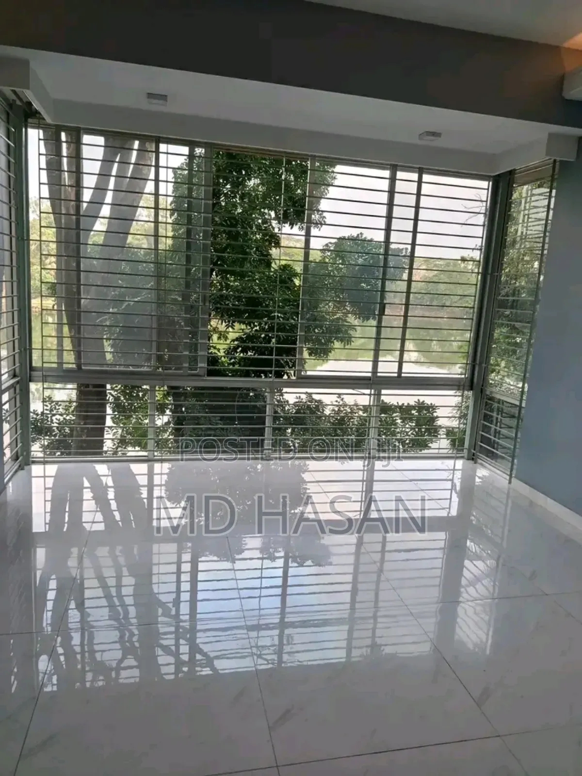 4bdrm Apartment in Semi Furnished Flat for rent