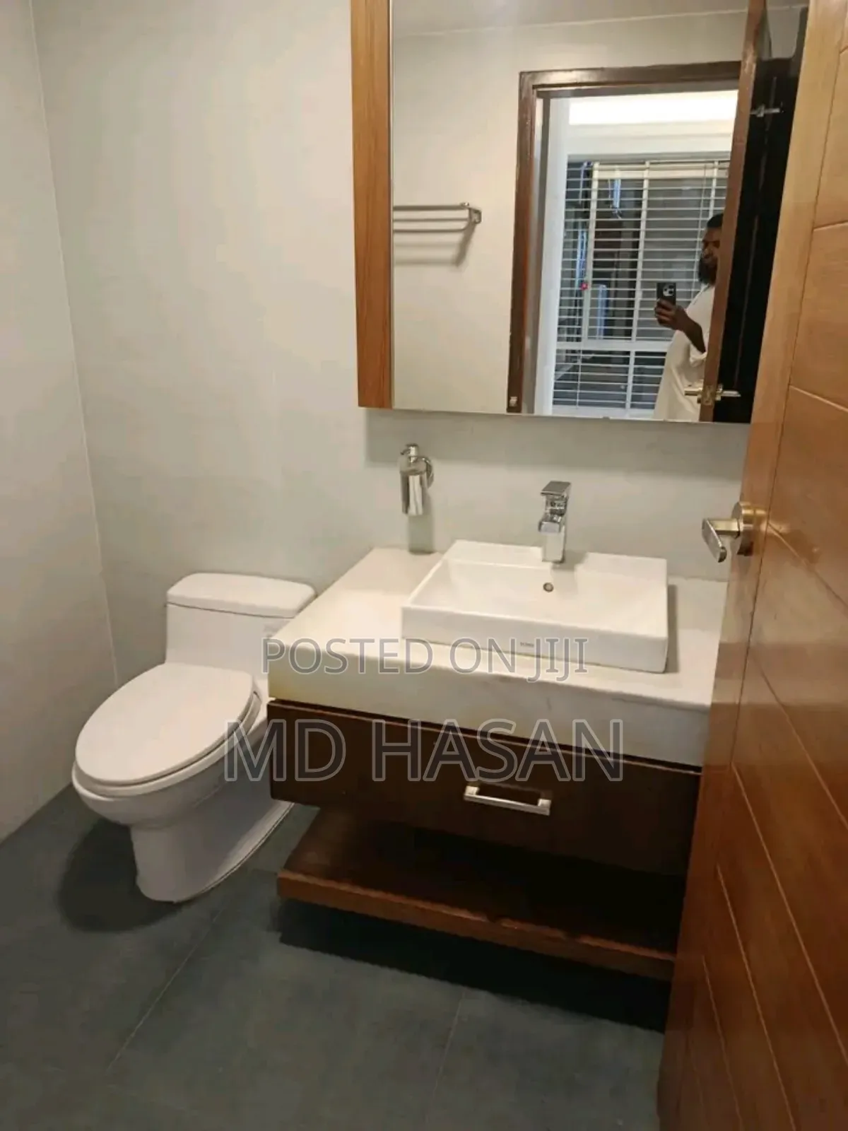 4bdrm Apartment in Semi Furnished Flat for rent