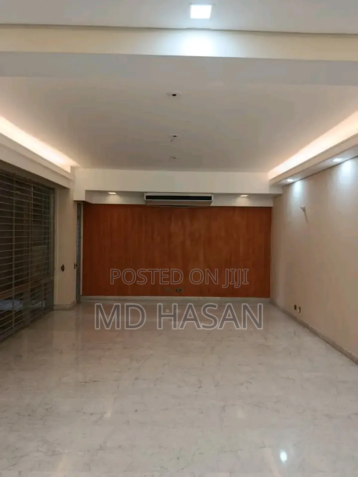 4bdrm Apartment in Semi Furnished Flat for rent