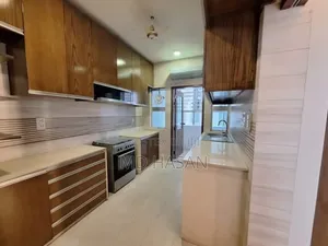 4bdrm Apartment in Semi Furnished for rent