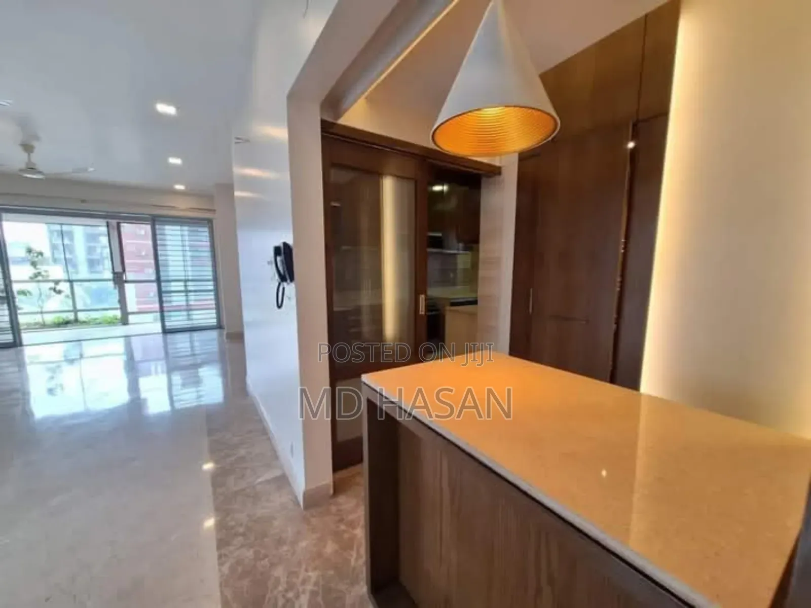 4bdrm Apartment in Semi Furnished for rent