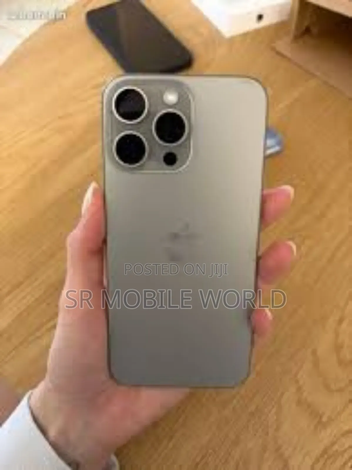 New Apple iPhone 16 Pro Max 256 GB Silver