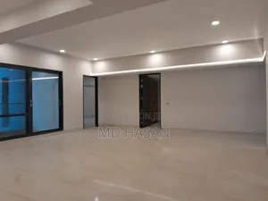 4bdrm Apartment in Semi Furnished for rent