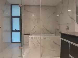 4bdrm Apartment in Semi Furnished for rent