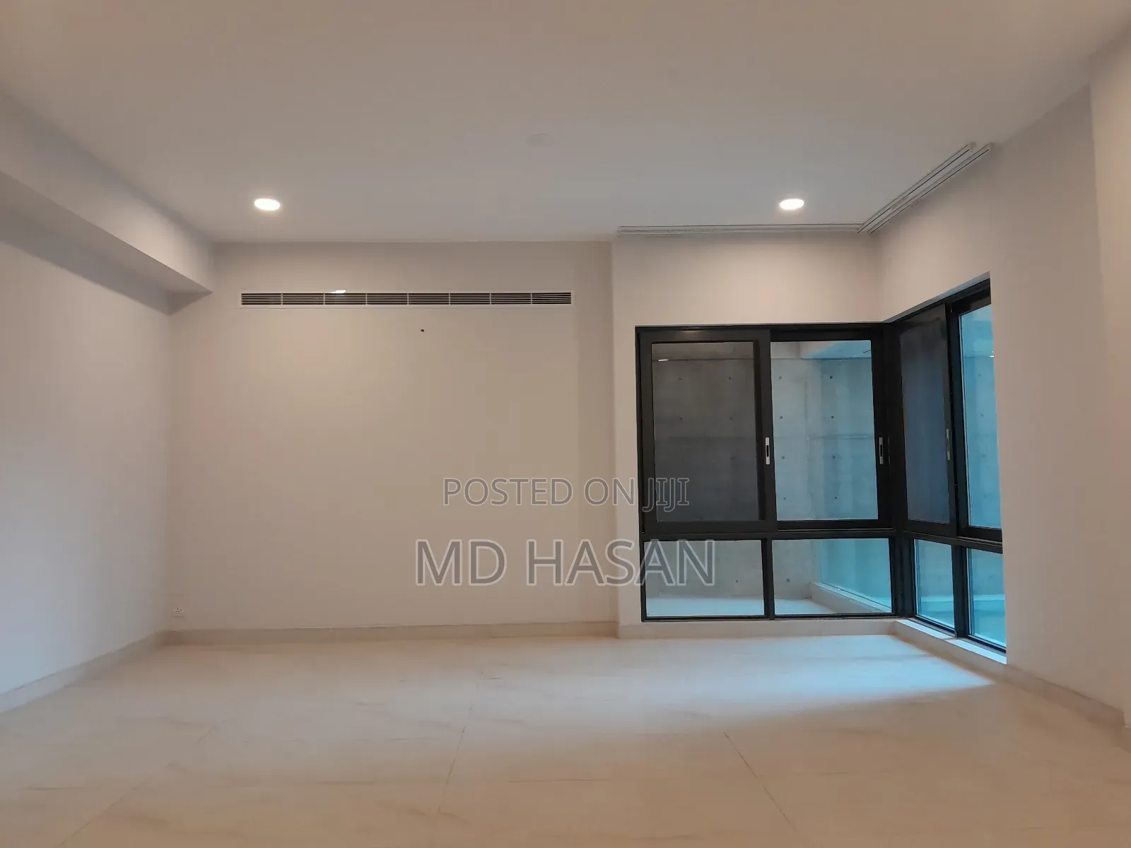 4bdrm Apartment in Semi Furnished for rent