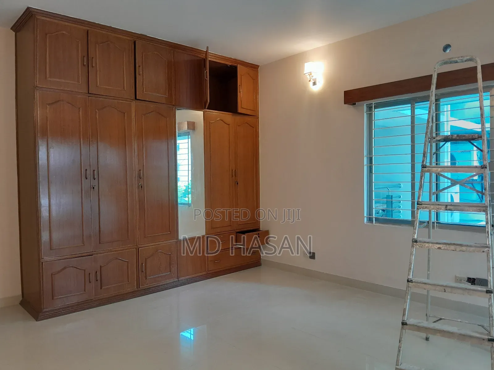 4bdrm Apartment in Semi Furnished for rent