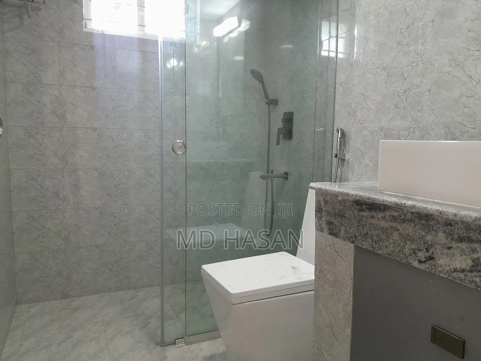 4bdrm Apartment in Semi Furnished for rent