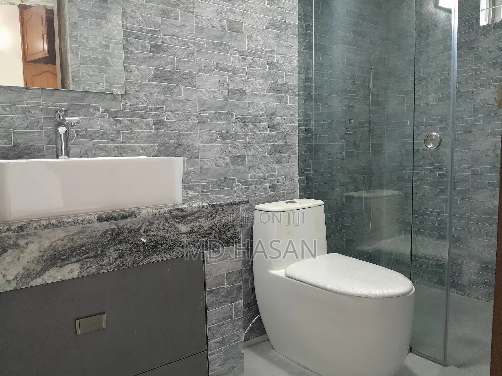 4bdrm Apartment in Semi Furnished for rent