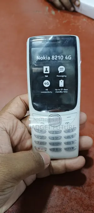 New Nokia 8210 Black
