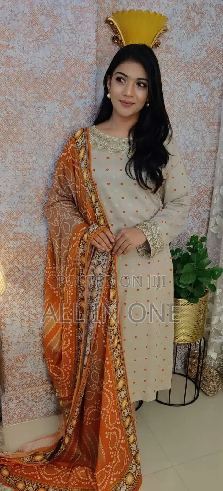 কামিজ লিনেন এমব্রয়ডারি কাজ + স্কিন প্রিন্ট