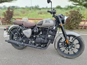 Photo - Royal Motorcycle 2025