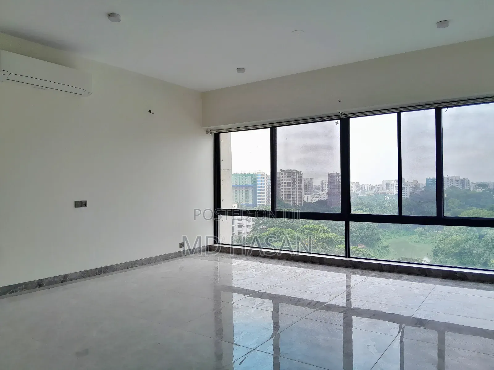 4bdrm Apartment in Semi Furnished for rent