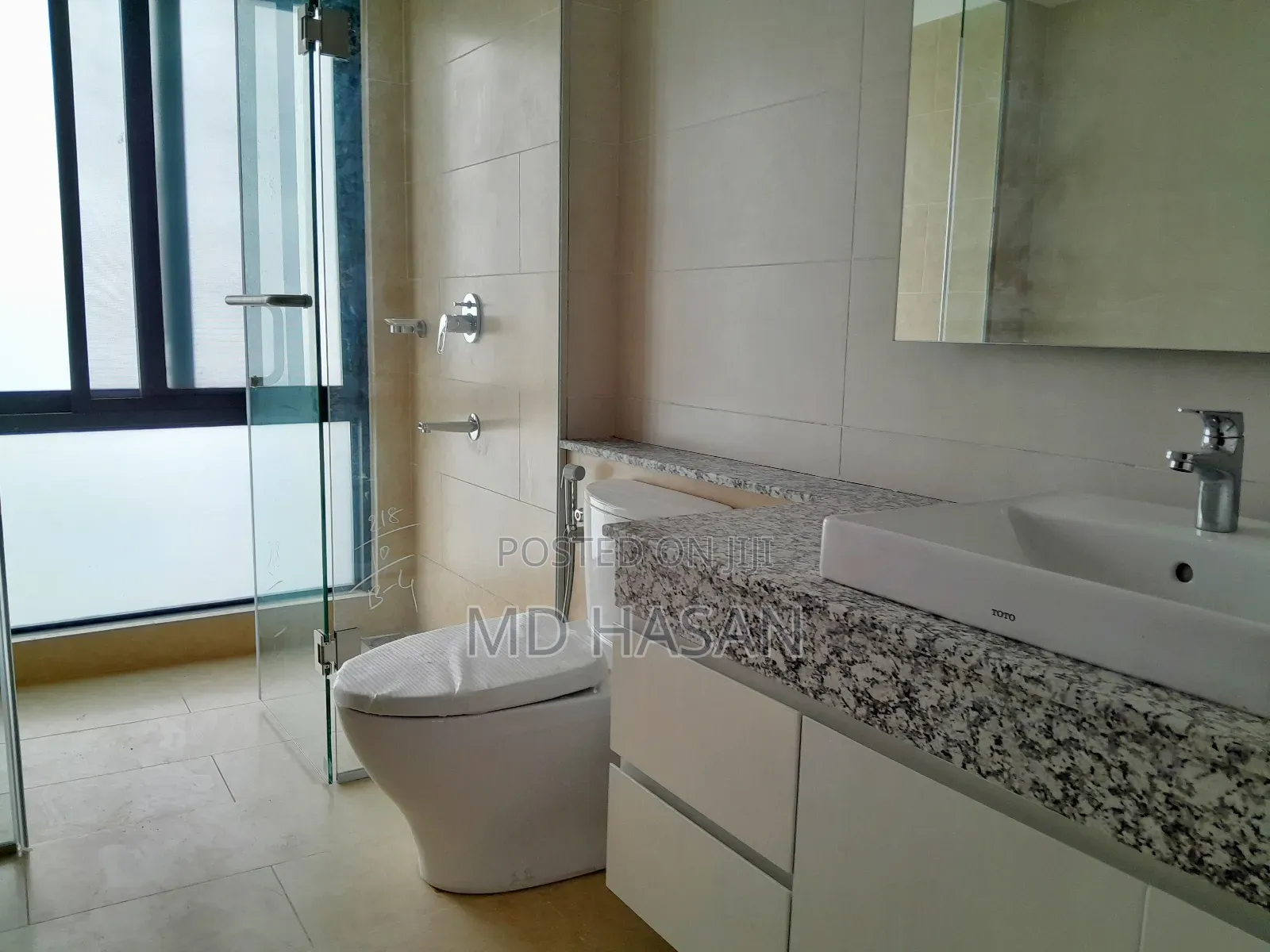 4bdrm Apartment in Semi Furnished for rent