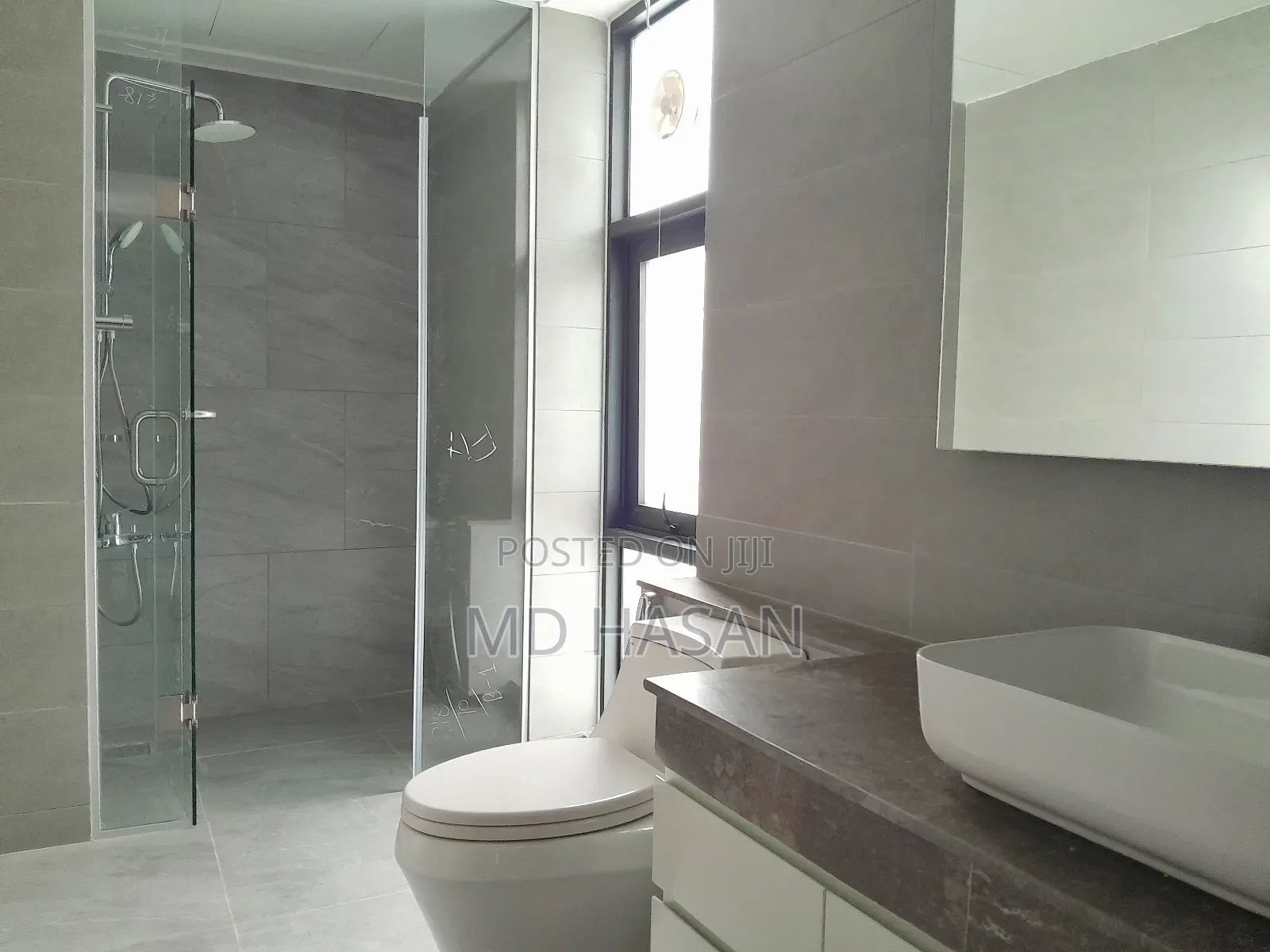 4bdrm Apartment in Semi Furnished for rent