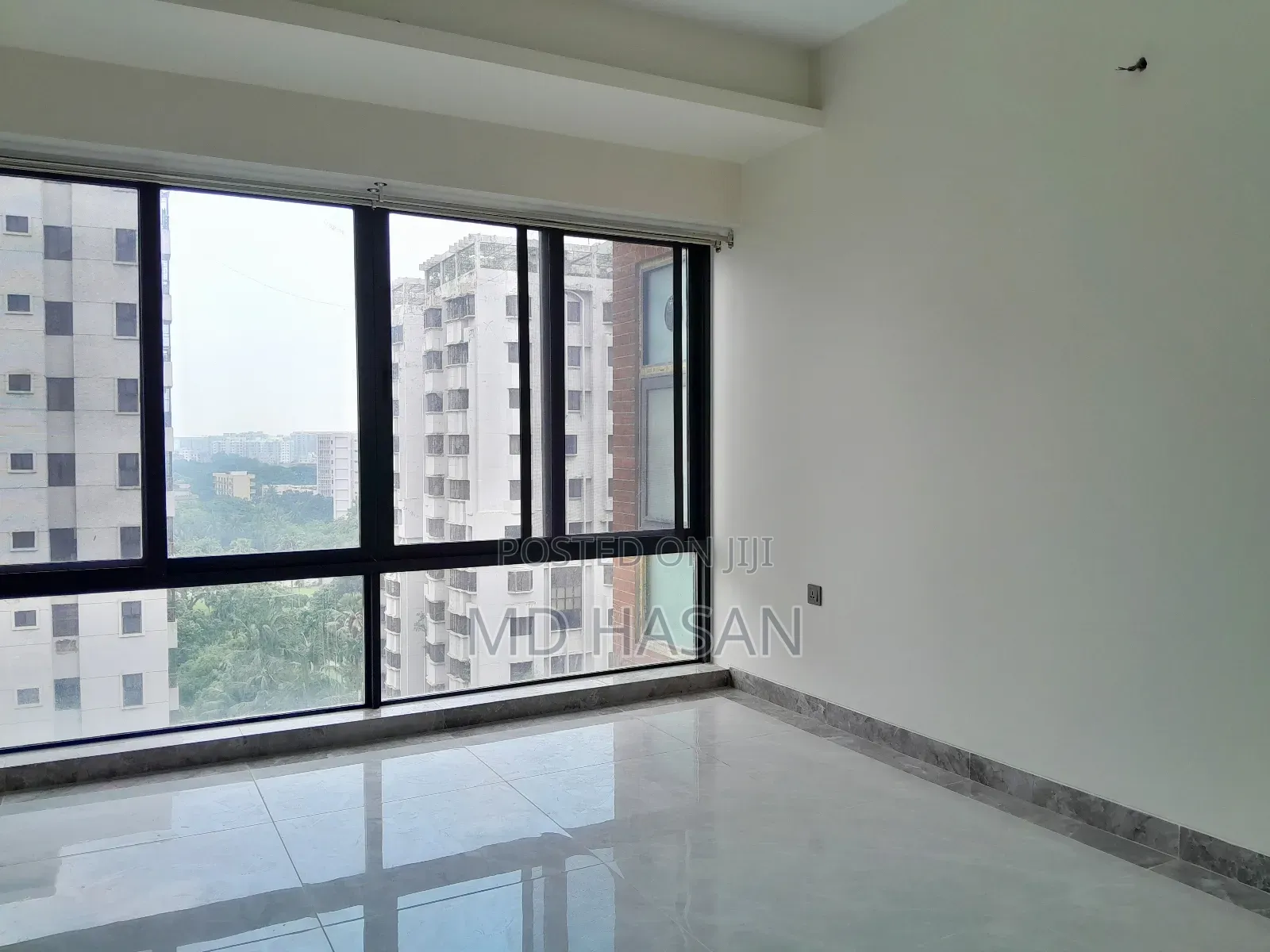 4bdrm Apartment in Semi Furnished for rent