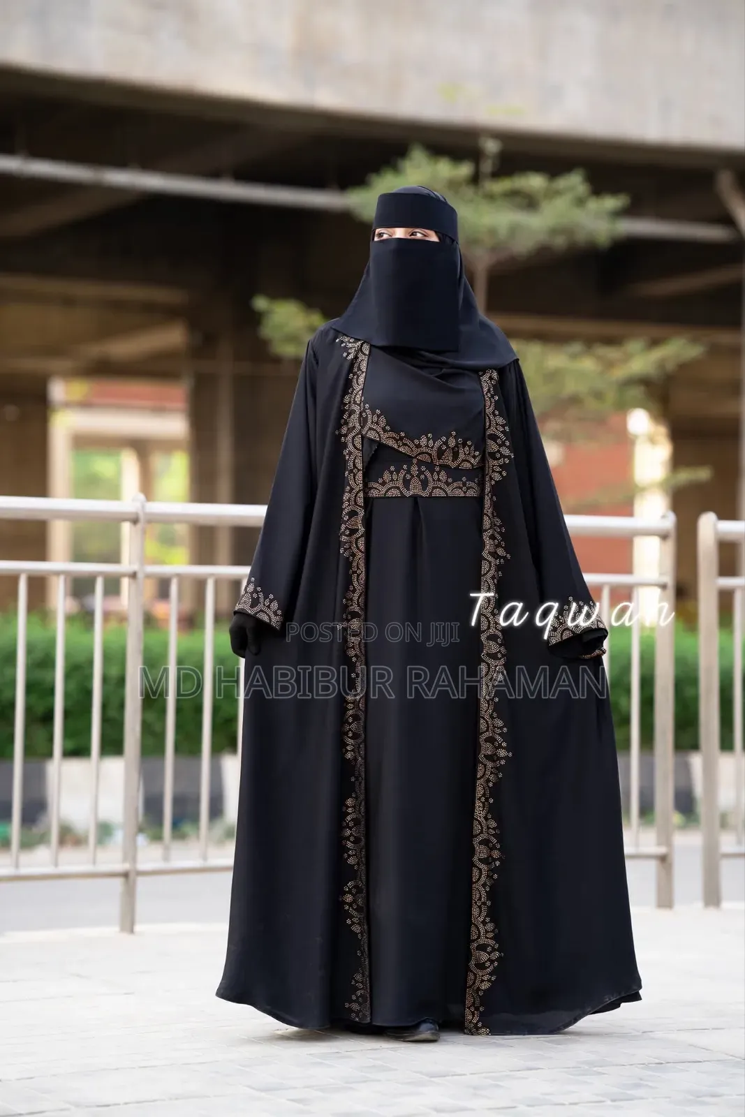 Jannat Borka Set
গোল্ডেন স্টন পাথরের কাজ