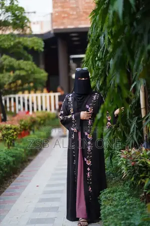 Muslima Dubai Embroidered Burqa Set – Full 5-Piece Premium