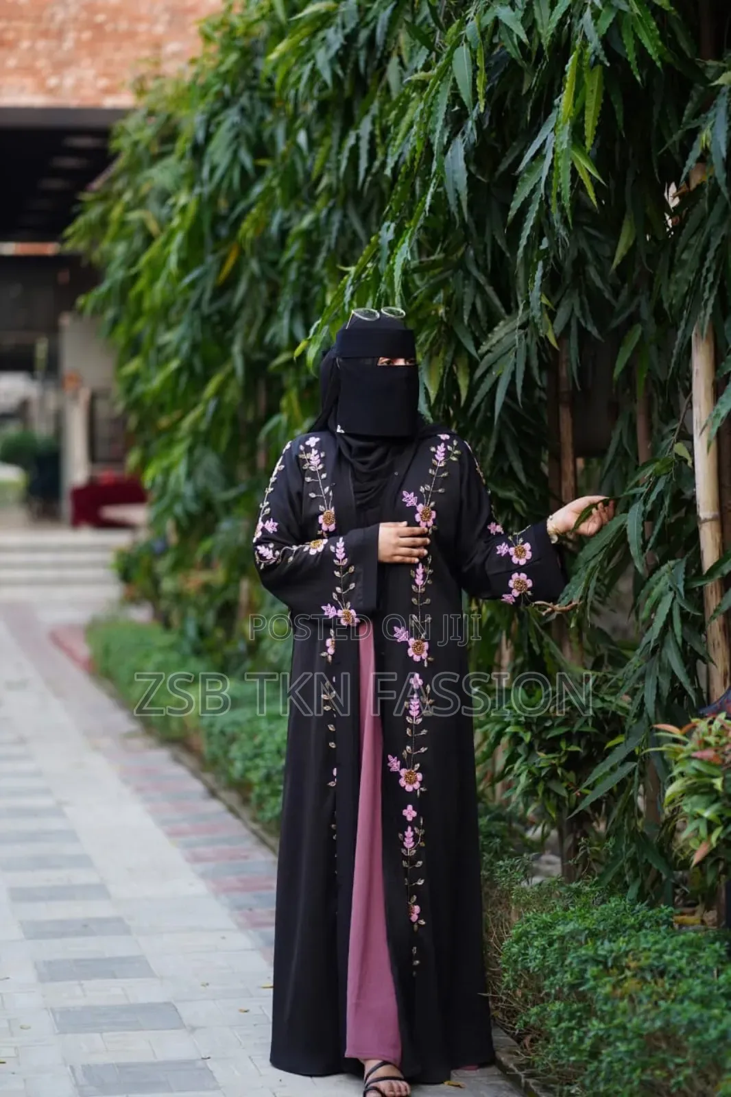 Muslima Dubai Embroidered Burqa Set – Full 5-Piece Premium