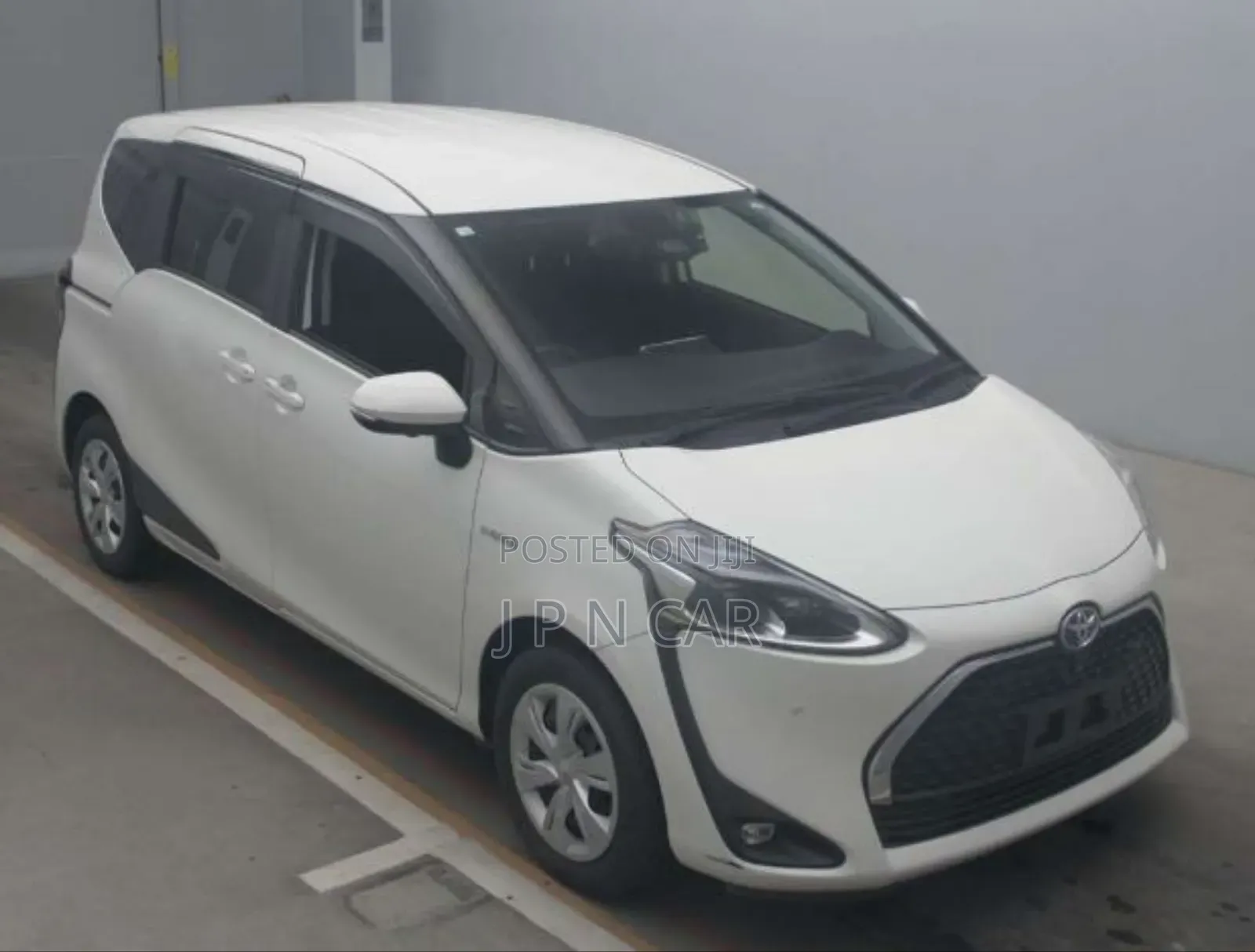 Toyota Sienta 1.5 Hybrid FWD 2020 Pearl