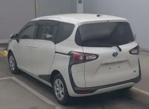 Toyota Sienta 1.5 Hybrid FWD 2020 Pearl