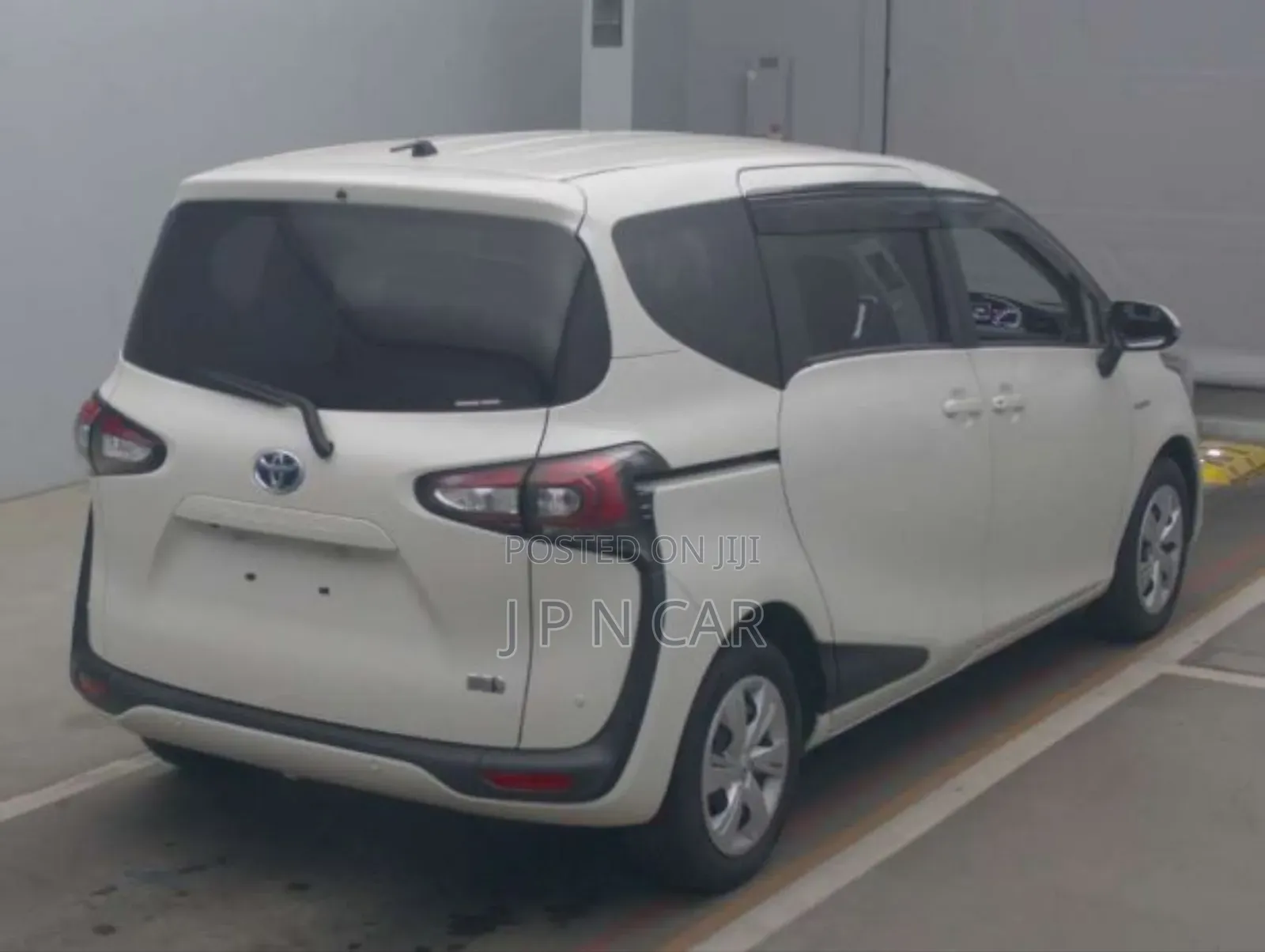 Toyota Sienta 1.5 Hybrid FWD 2020 Pearl