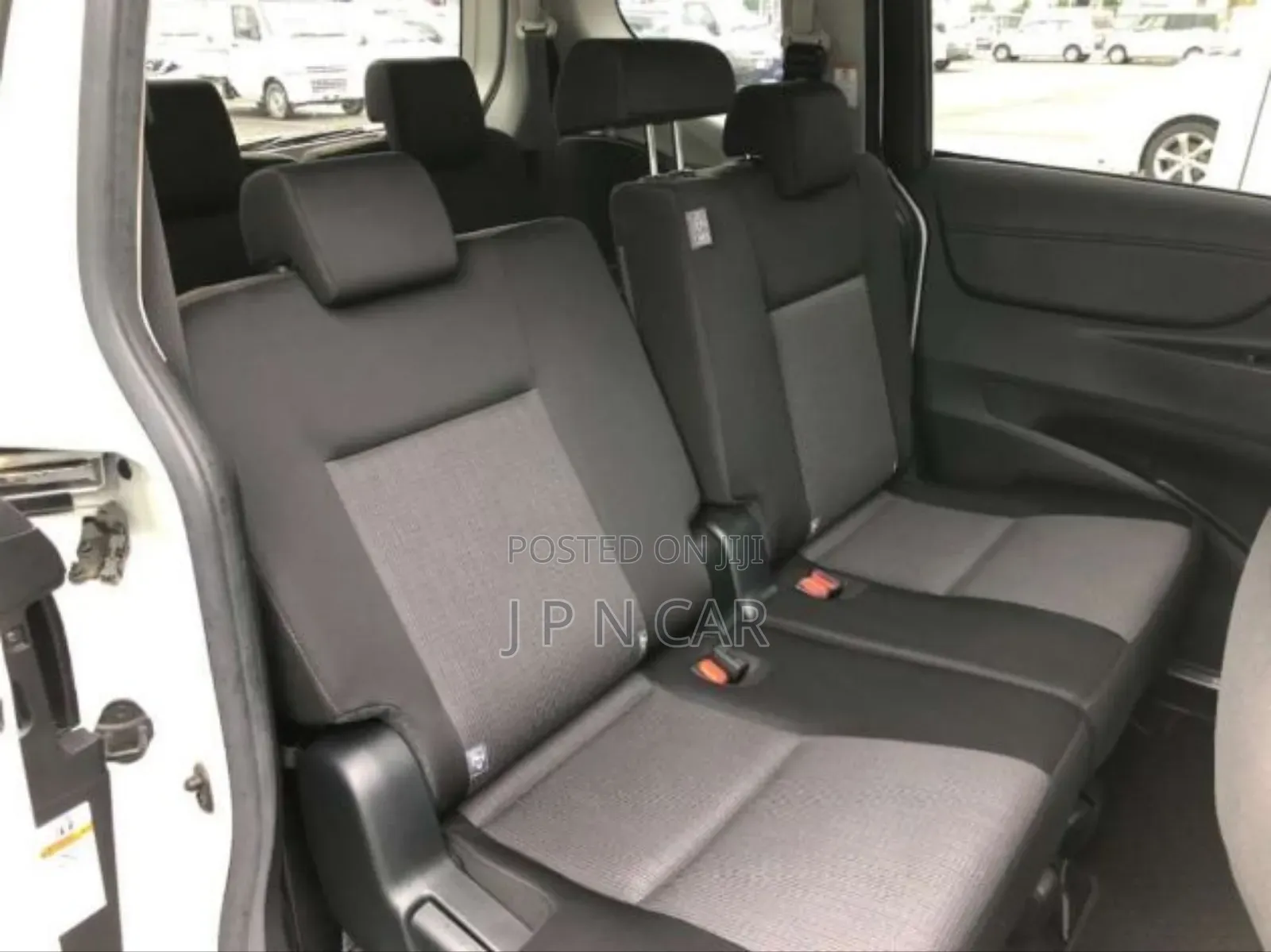 Toyota Sienta 1.5 Hybrid FWD 2020 Pearl