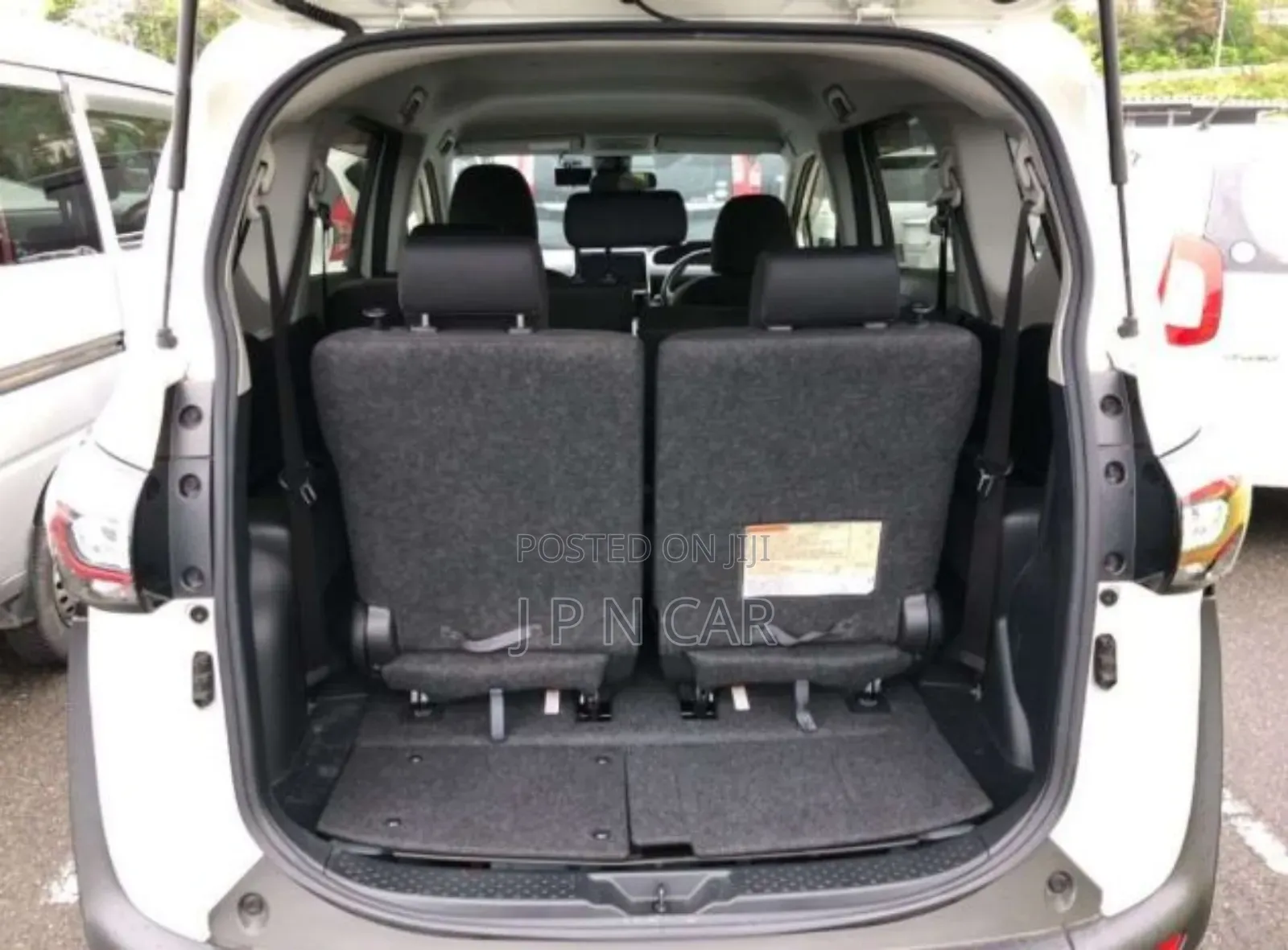 Toyota Sienta 1.5 Hybrid FWD 2020 Pearl