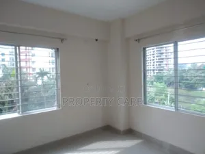Photo - 4bdrm Apartment in Gulshan for rent