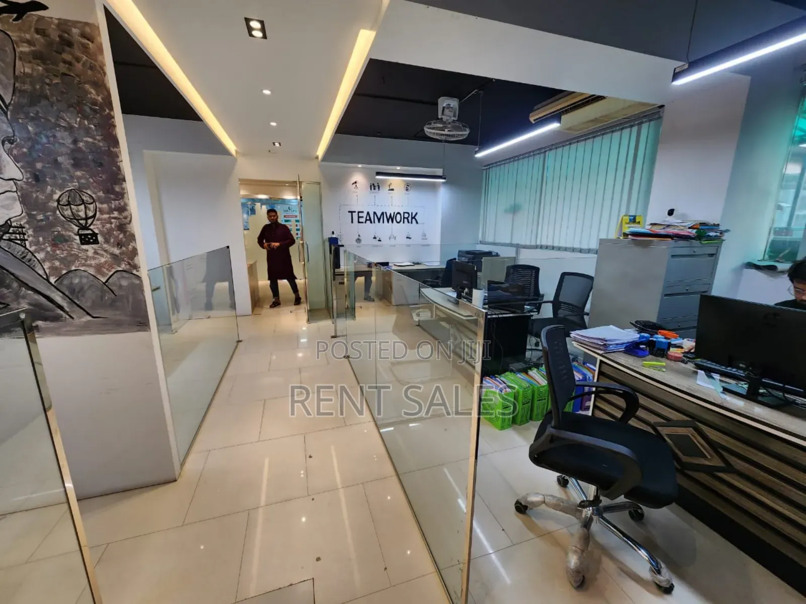 Commercial 1800 SQFT Office Space for Rent in Gulshan-2