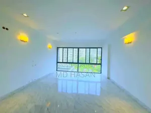 4bdrm Apartment in Semi Furnished for rent