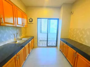 4bdrm Apartment in Semi Furnished for rent