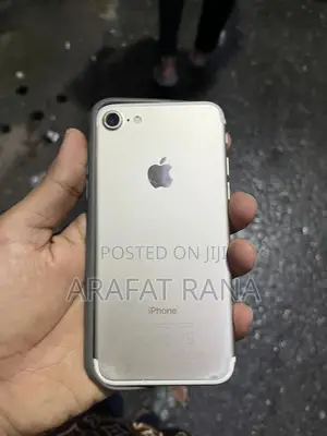 Photo - Apple iPhone 7 32 GB Gold