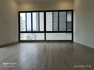 4bdrm Apartment in Semi Furnished for rent