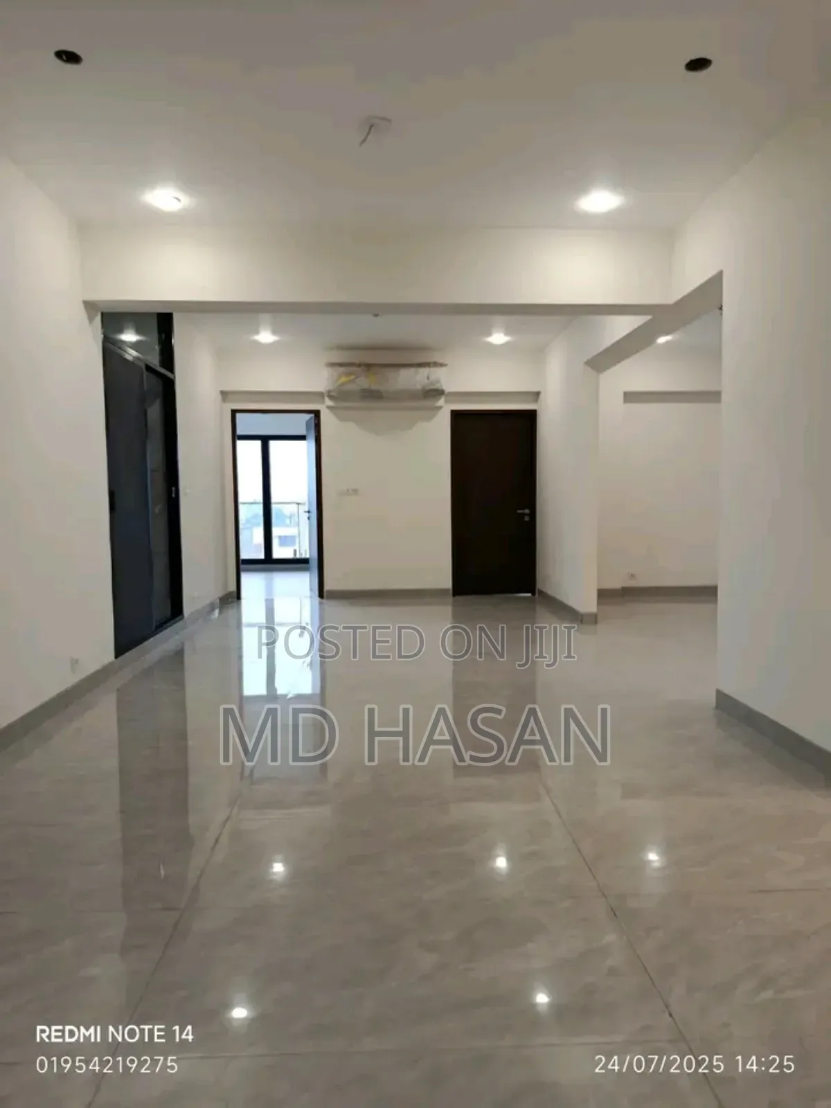 4bdrm Apartment in Semi Furnished for rent