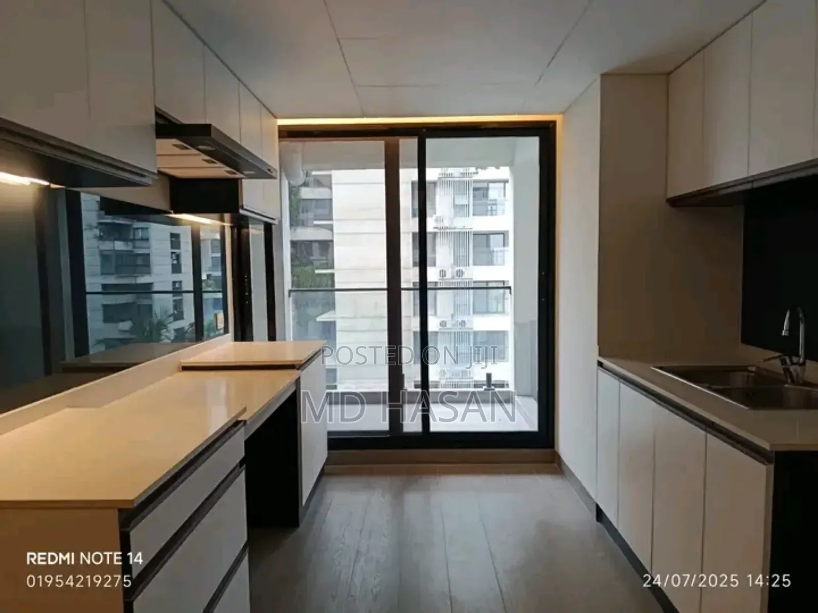 4bdrm Apartment in Semi Furnished for rent