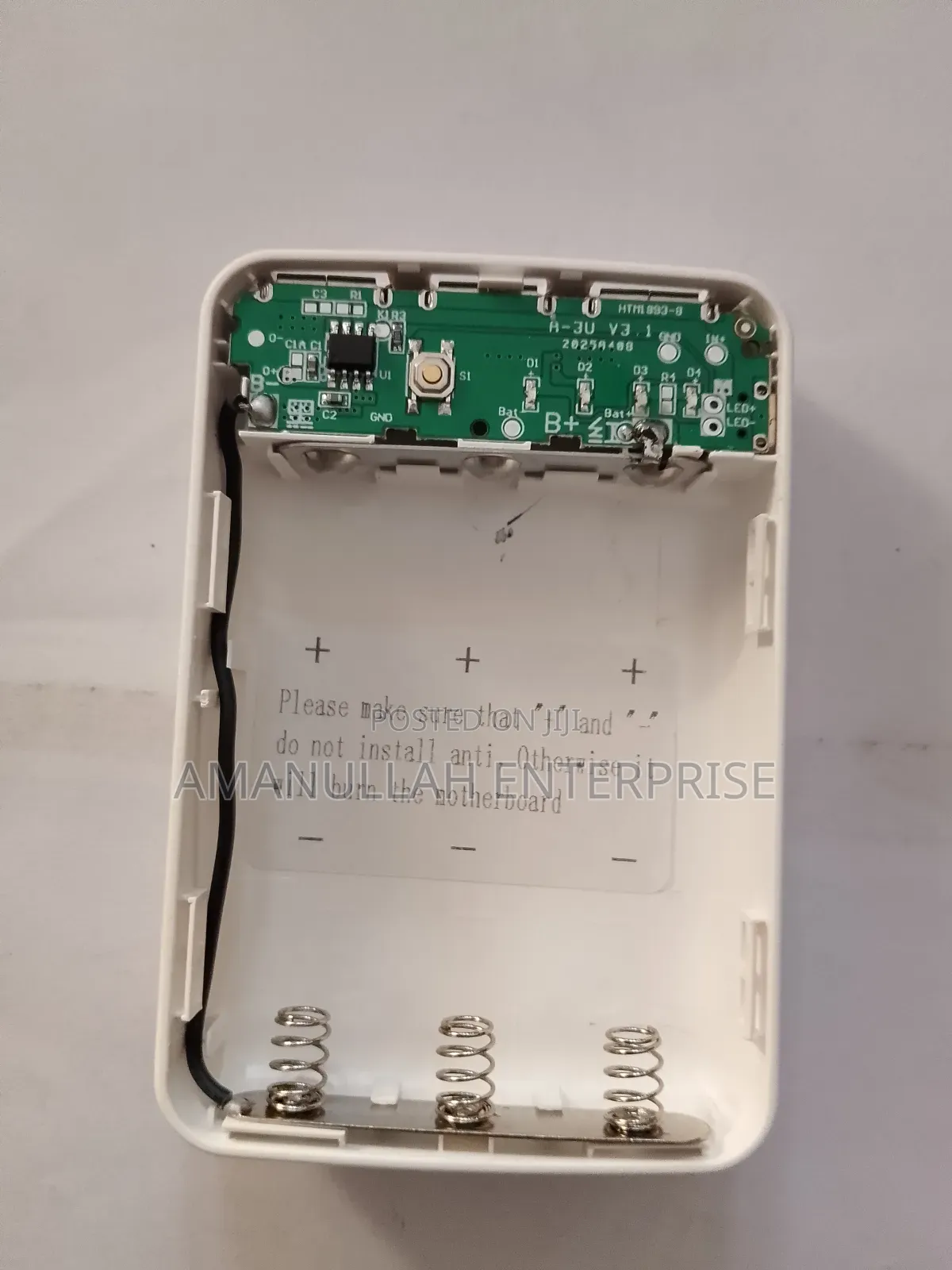 Power Bank Casing For 3 Battery ( Battery Not Incluide)