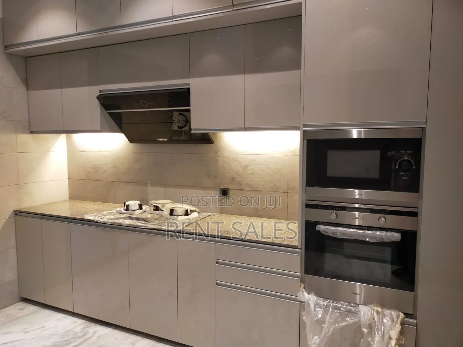 4bdrm Apartment in Baridhara for rent