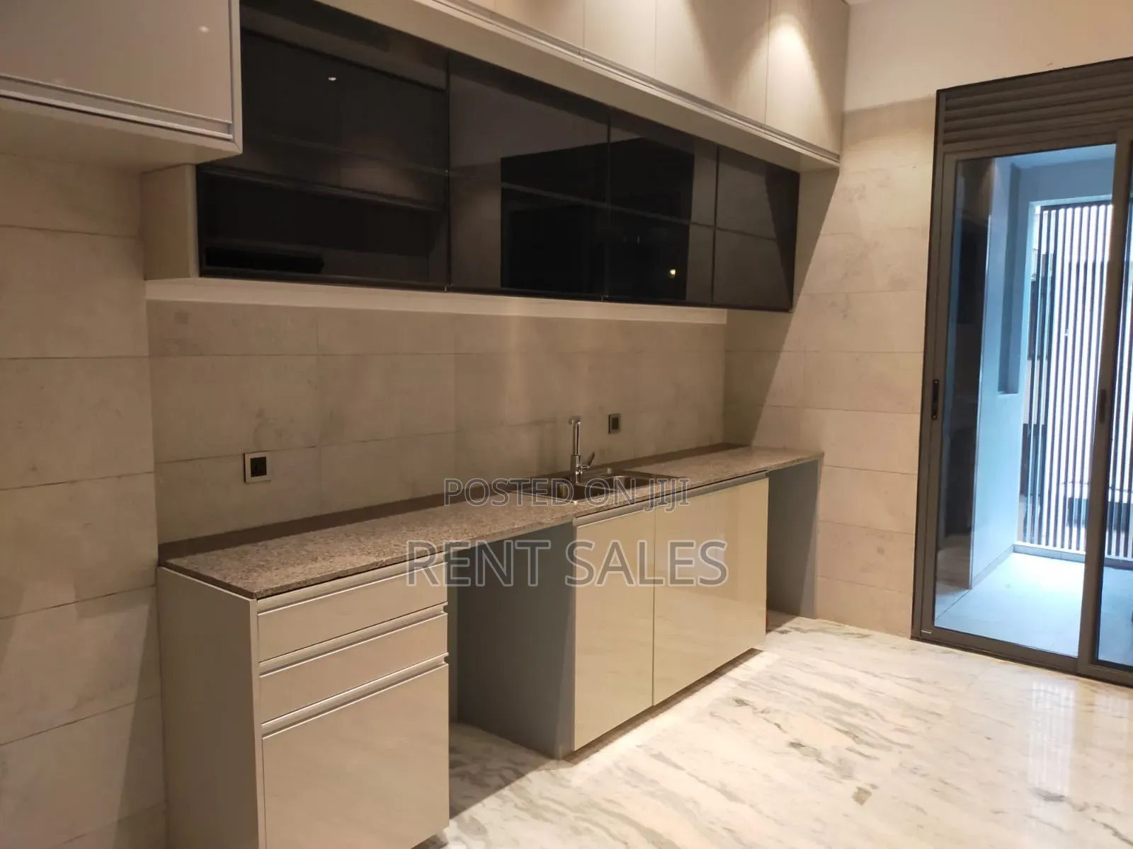 4bdrm Apartment in Baridhara for rent