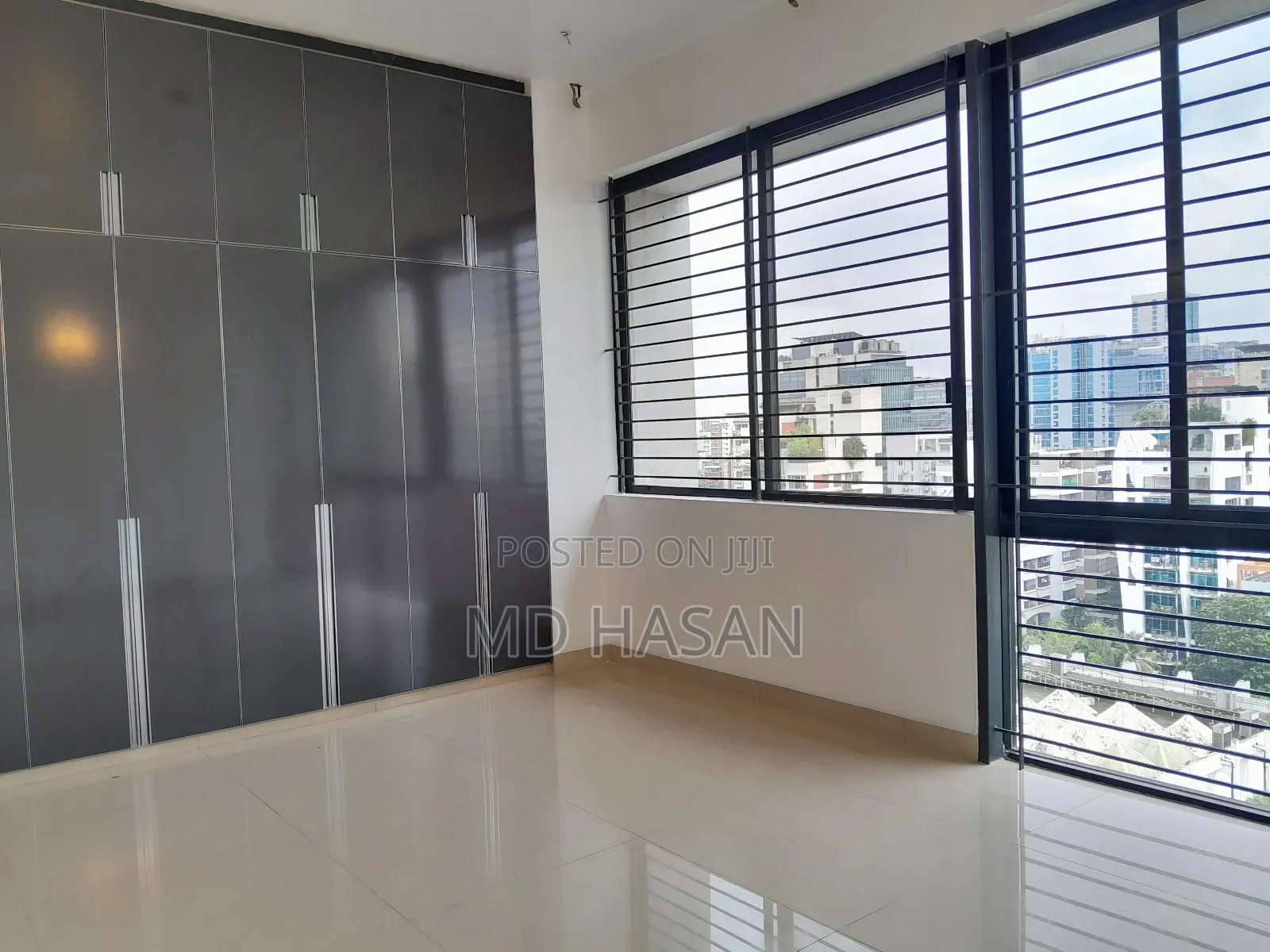 4bdrm Apartment in Semi Furnished for rent