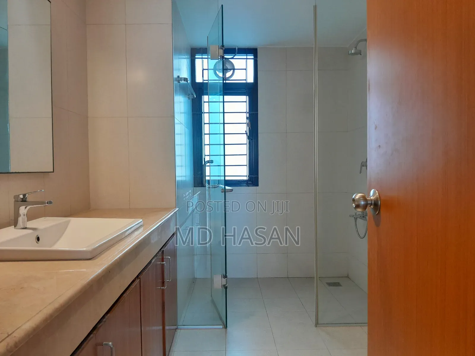4bdrm Apartment in Semi Furnished for rent