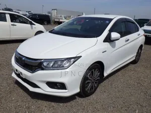 Honda Grace 2018 Pearl