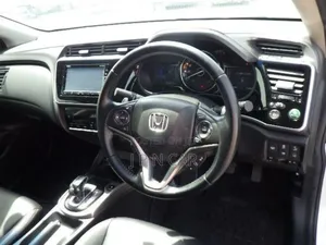 Honda Grace 2018 Pearl