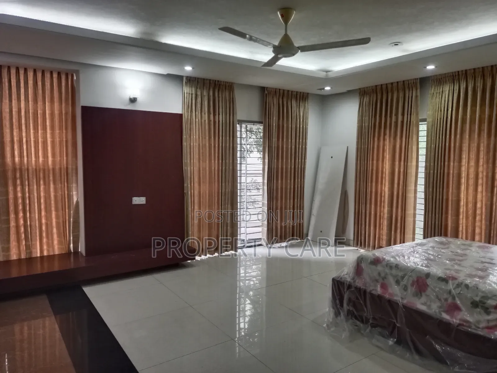 Furnished 4bdrm Apartment in Gulshan for rent