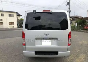 Toyota HiAce 2020 Silver