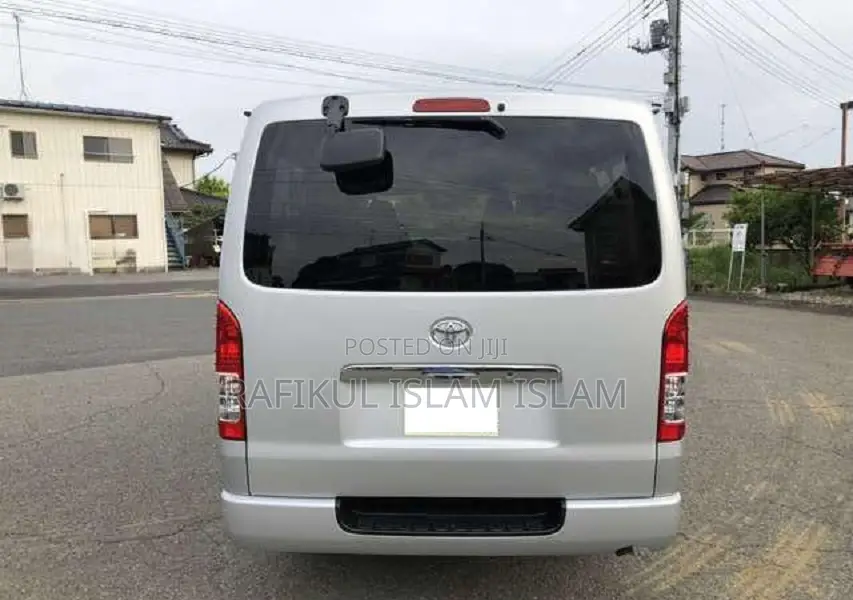 Toyota HiAce 2020 Silver